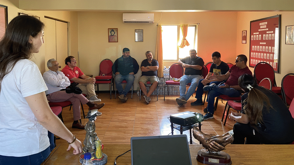 Voluntarios de Fundación Psicosociales atienden a bomberos
